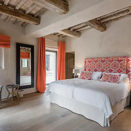 빌라 Sleeps 8 With Pool And Air Con *