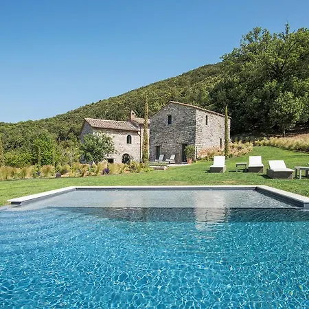 Sleeps 8 With Pool And Air Con 빌라 *